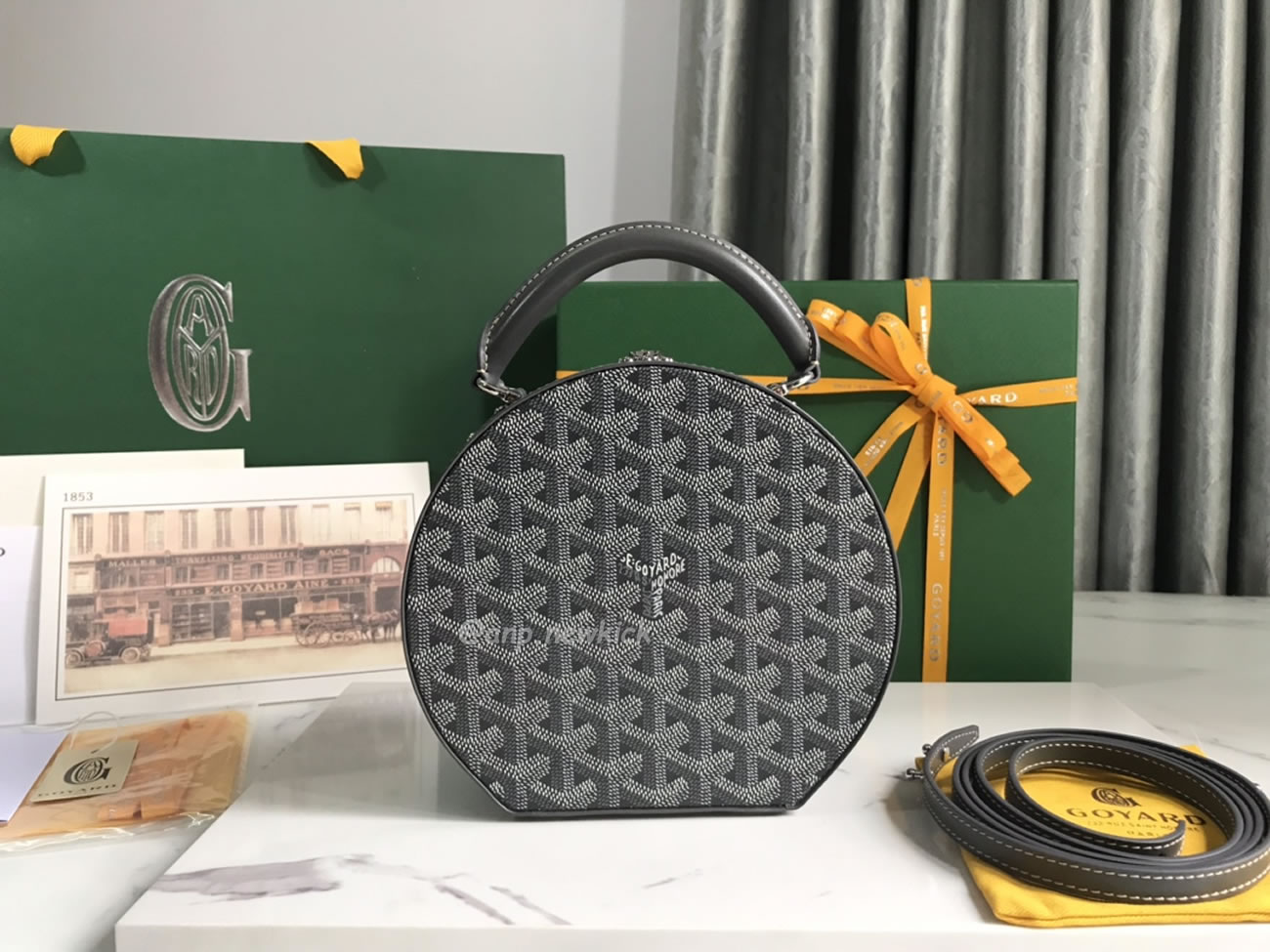 Goyard Alto Hat Box Bag 16.5 Cm X 7 Cm X 18 Cm (11) - newkick.cc